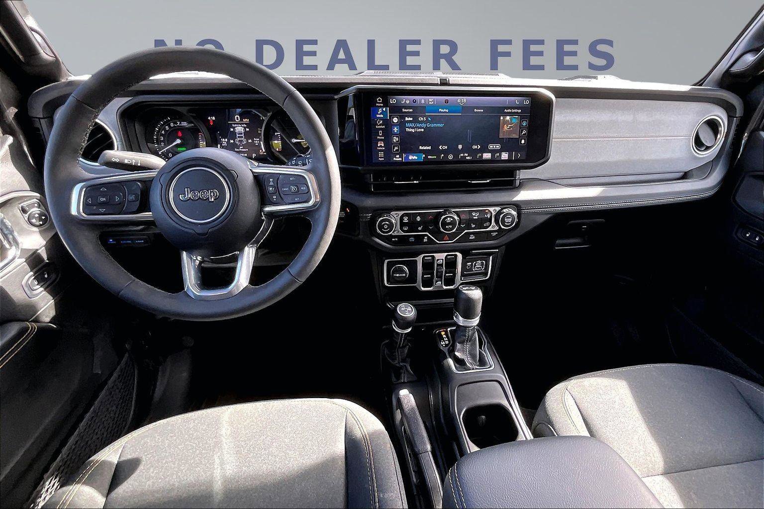 Used 2025 Jeep Wrangler Sahara AWD/4WD image 7