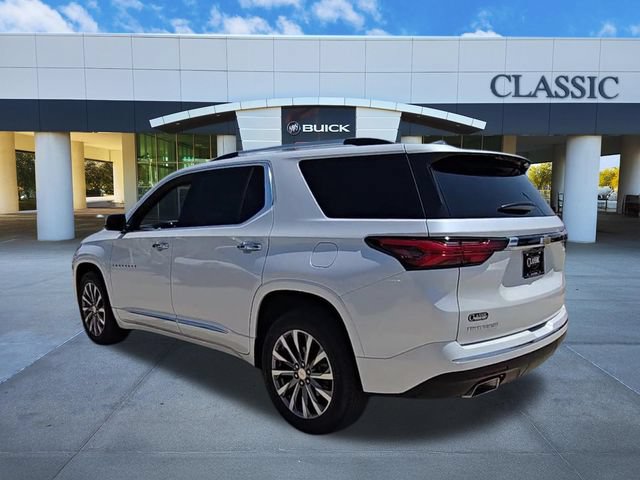 Used 2023 Chevrolet Traverse Premier FWD image 6