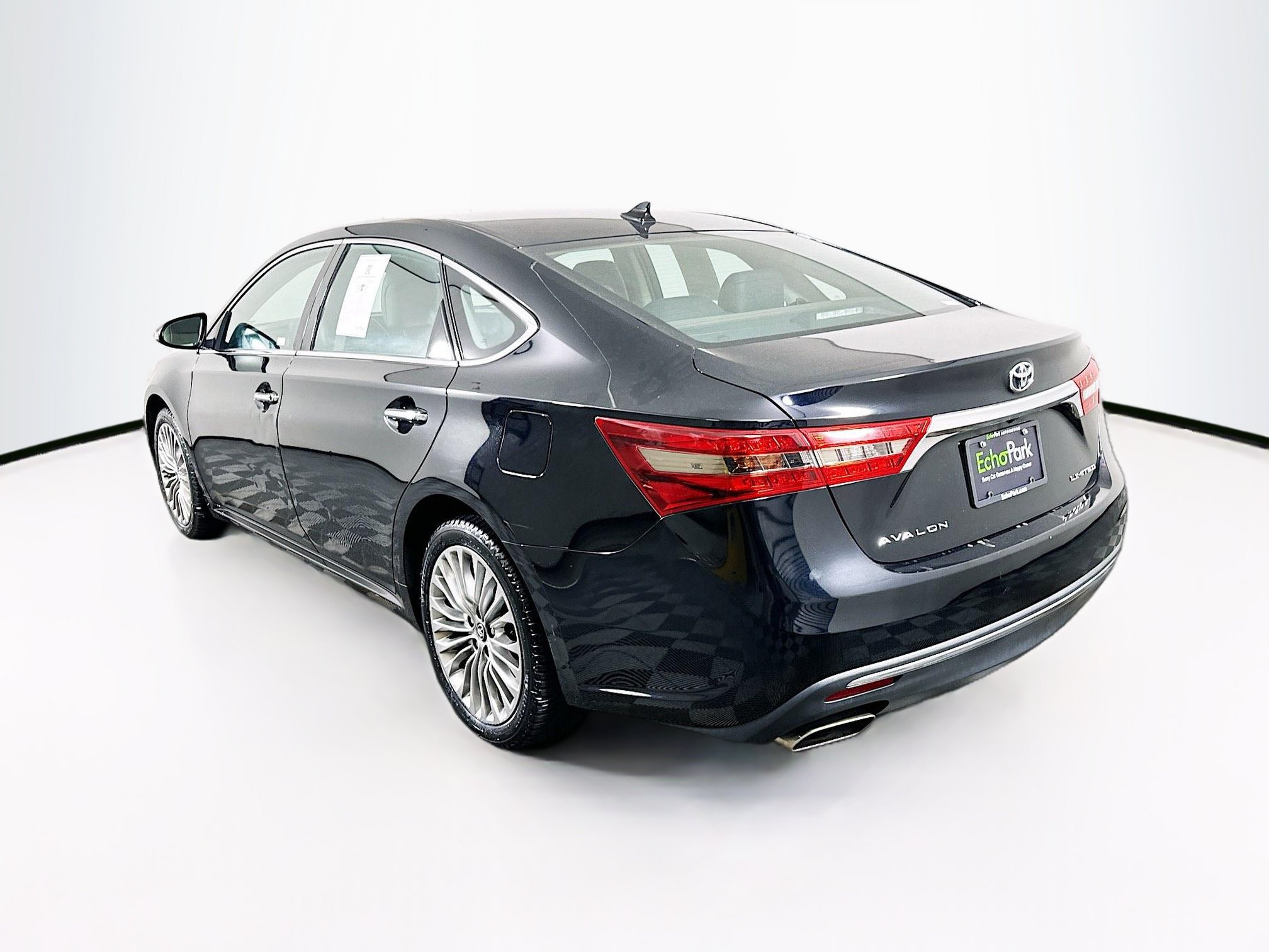Used 2017 Toyota Avalon Limited w/ Carpet Mat Package FWD image 5