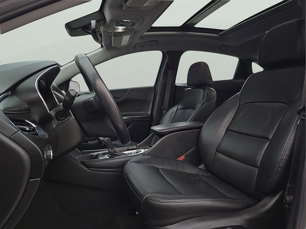 Used 2018 Chevrolet Malibu Premier w/ Premier Sun and Wheel Package image 13