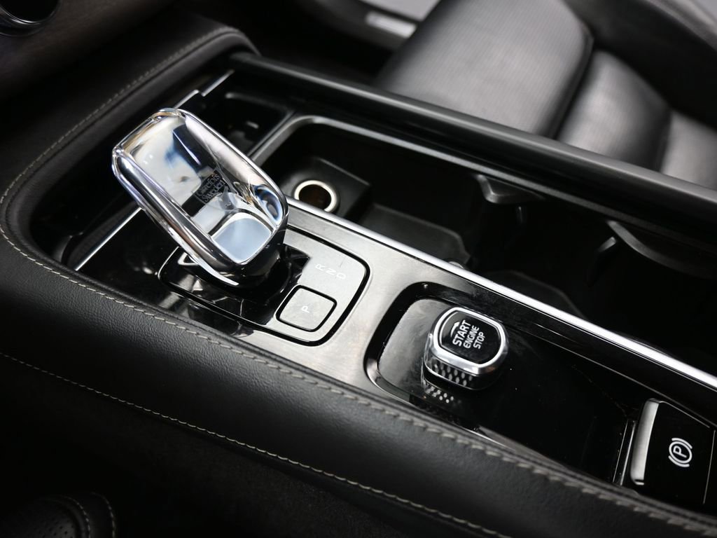 Used 2023 Volvo XC90 B6 Ultimate w/ Protection Package Premier image 15