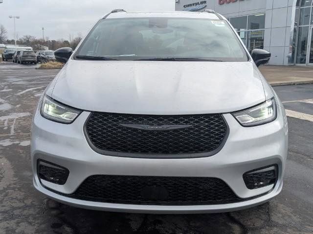 New 2026 Chrysler Pacifica Limited w/ S Appearance Package AWD/4WD image 6