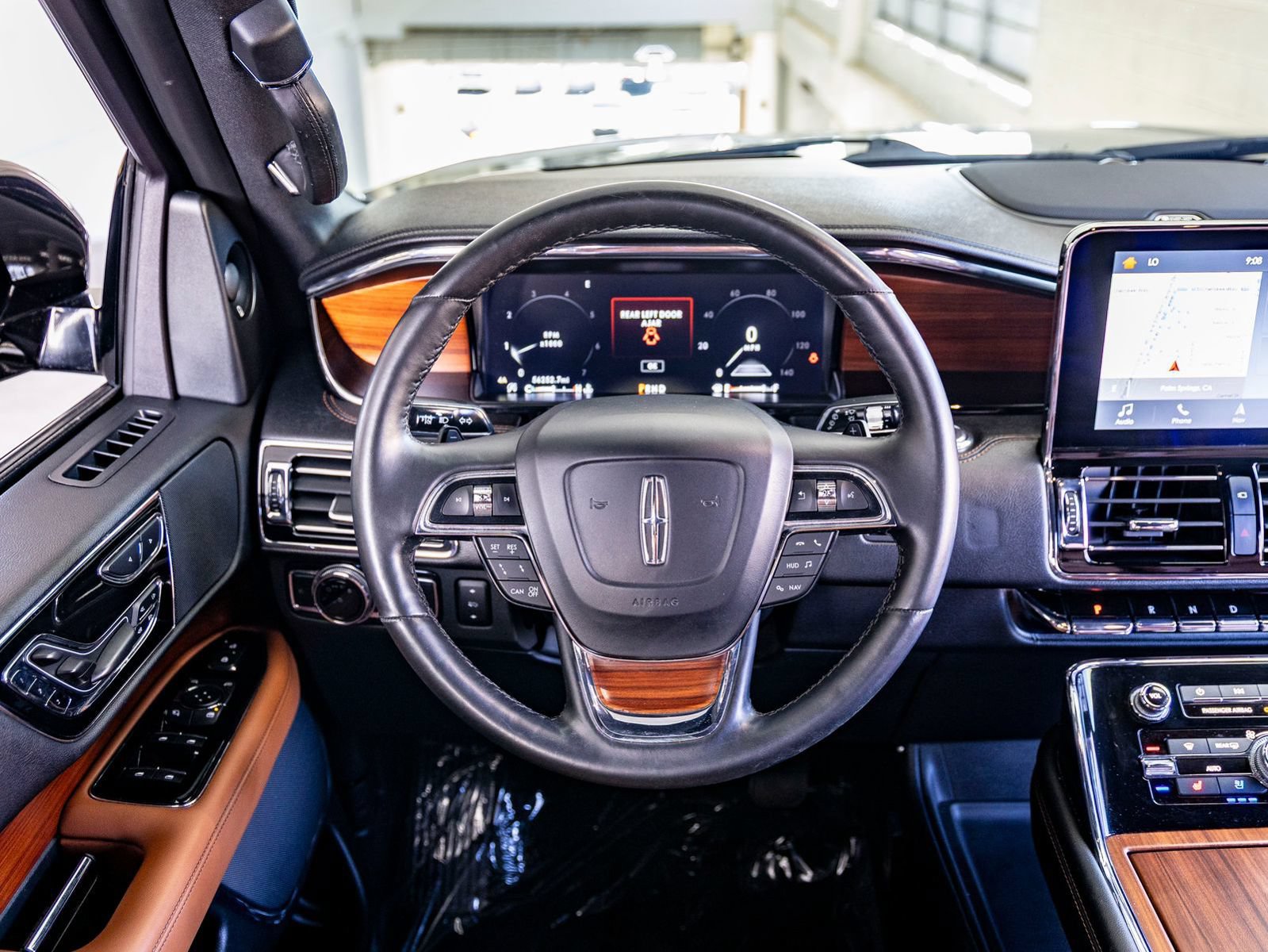 Used 2018 Lincoln Navigator L Reserve w/ Technology Package AWD/4WD image 25