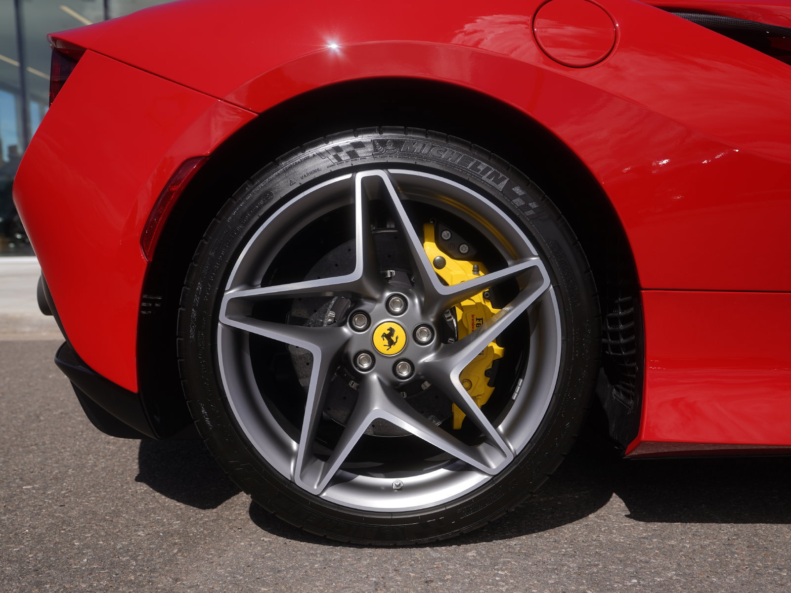 Used 2023 Ferrari F8 Tributo RWD image 6