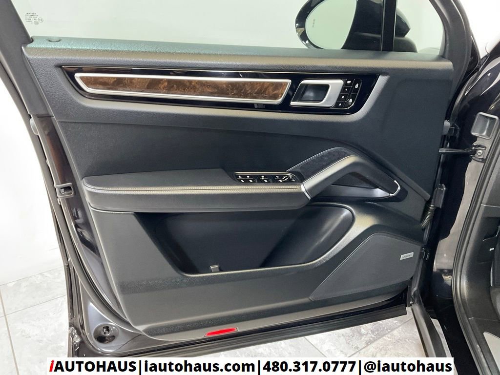 Used 2019 Porsche Cayenne S AWD/4WD image 33