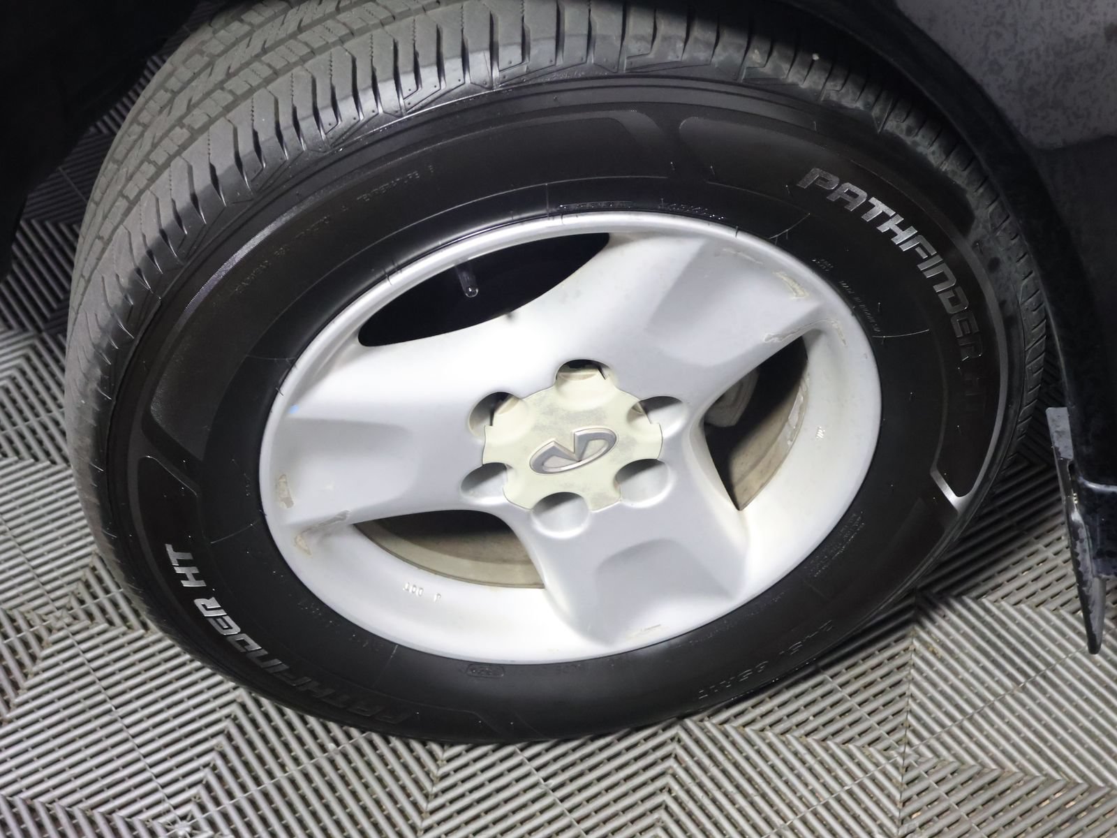 Used 2003 INFINITI QX4 4WD image 17