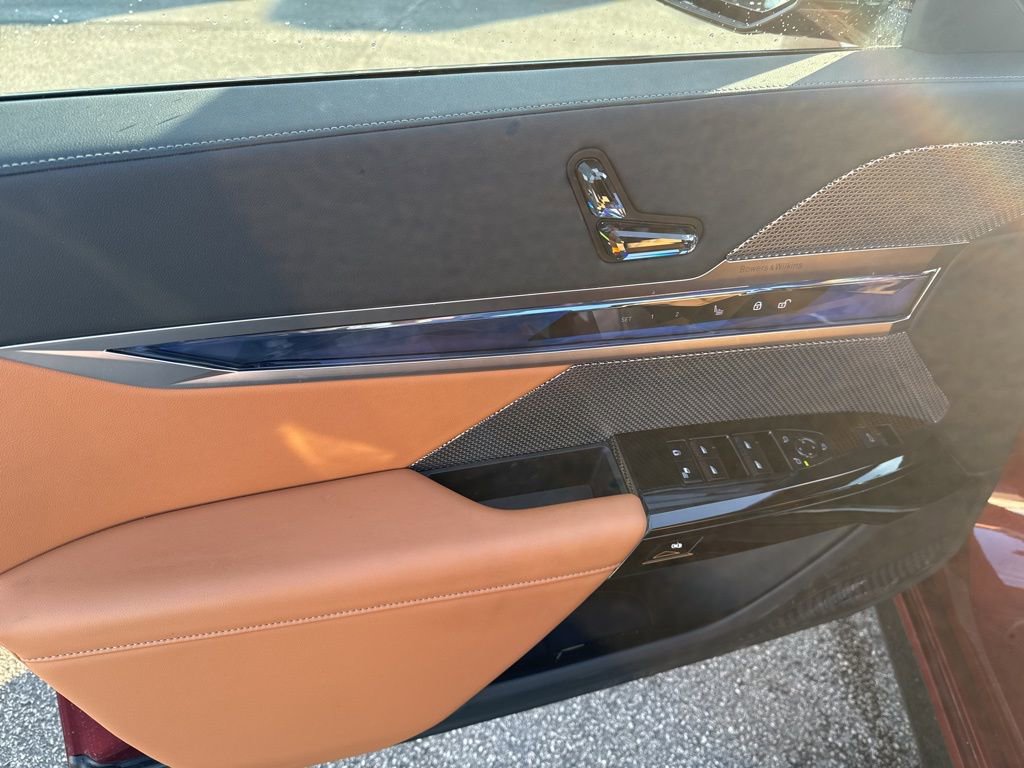 Used 2024 BMW 740i image 6