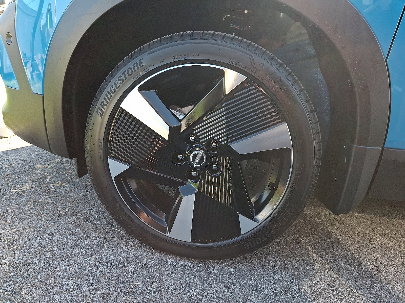 New 2026 Nissan Kicks SR w/ Cold Weather Package image 4