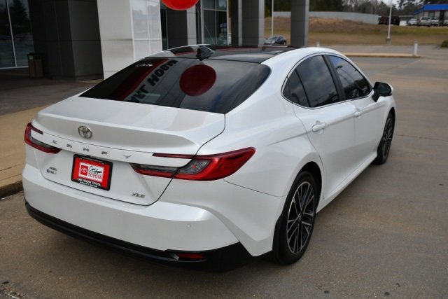 Used 2025 Toyota Camry XLE image 5