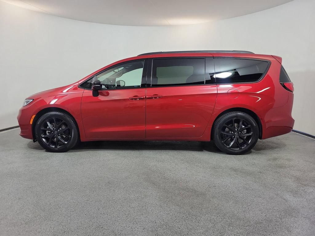 New 2026 Chrysler Pacifica Select FWD image 4