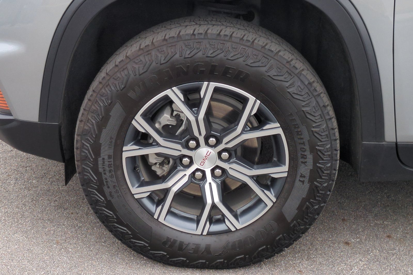 Used 2025 GMC Acadia AT4 w/ Luxury Package AWD/4WD image 45