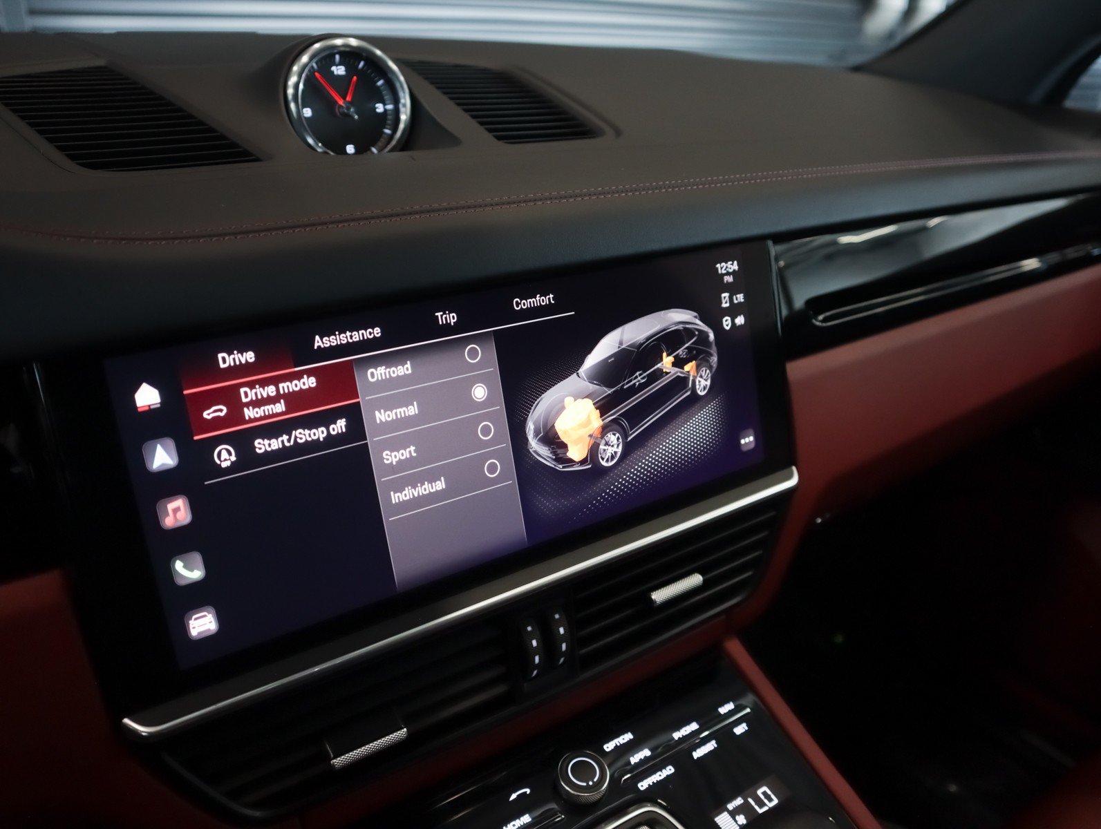 Certified 2023 Porsche Cayenne AWD/4WD image 20