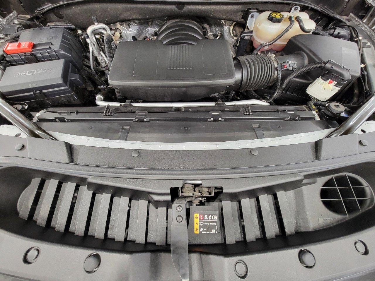 Used 2024 Chevrolet Suburban Premier AWD/4WD image 9