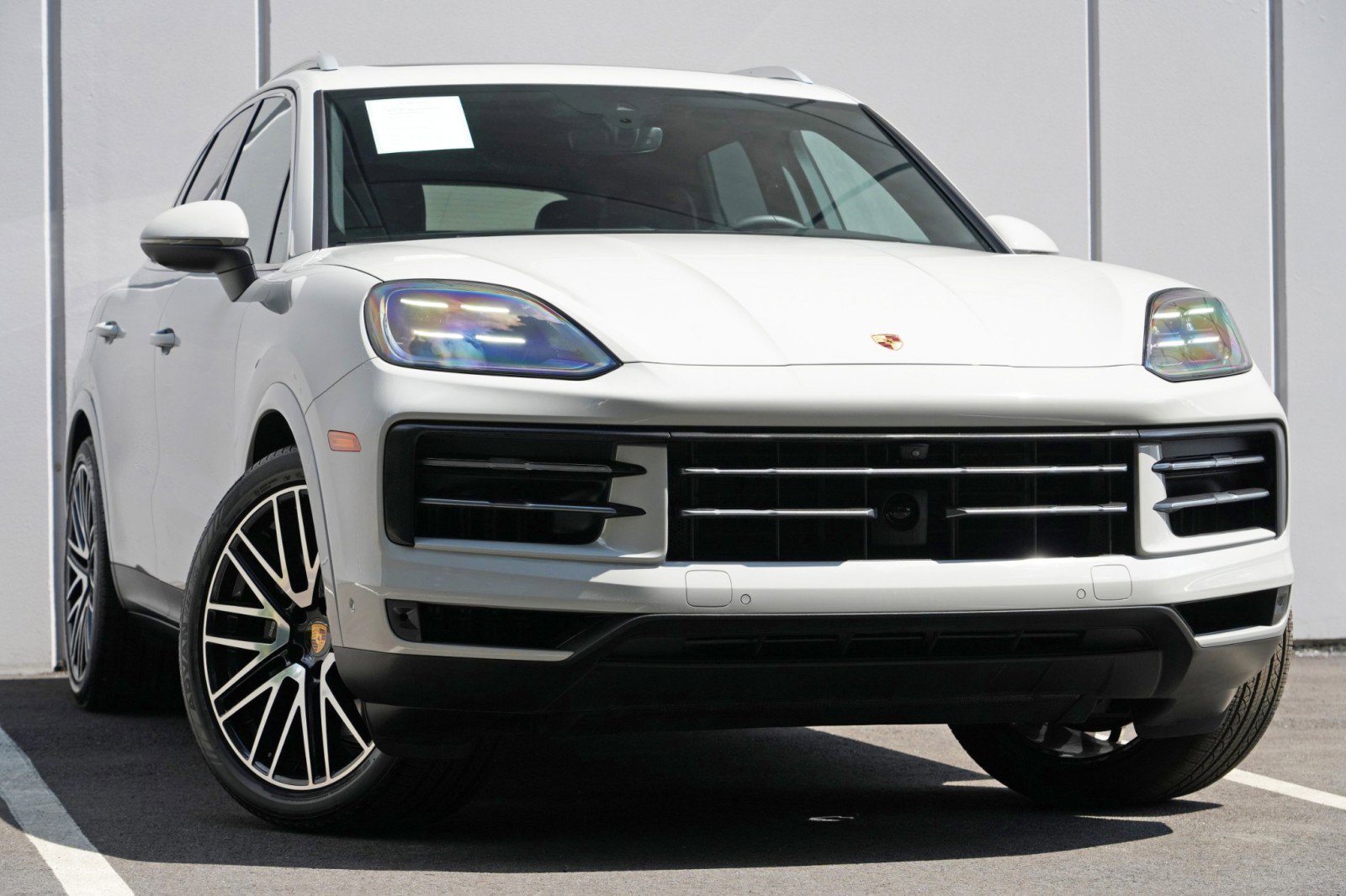Used 2025 Porsche Cayenne w/ Premium Package Plus AWD/4WD image 4