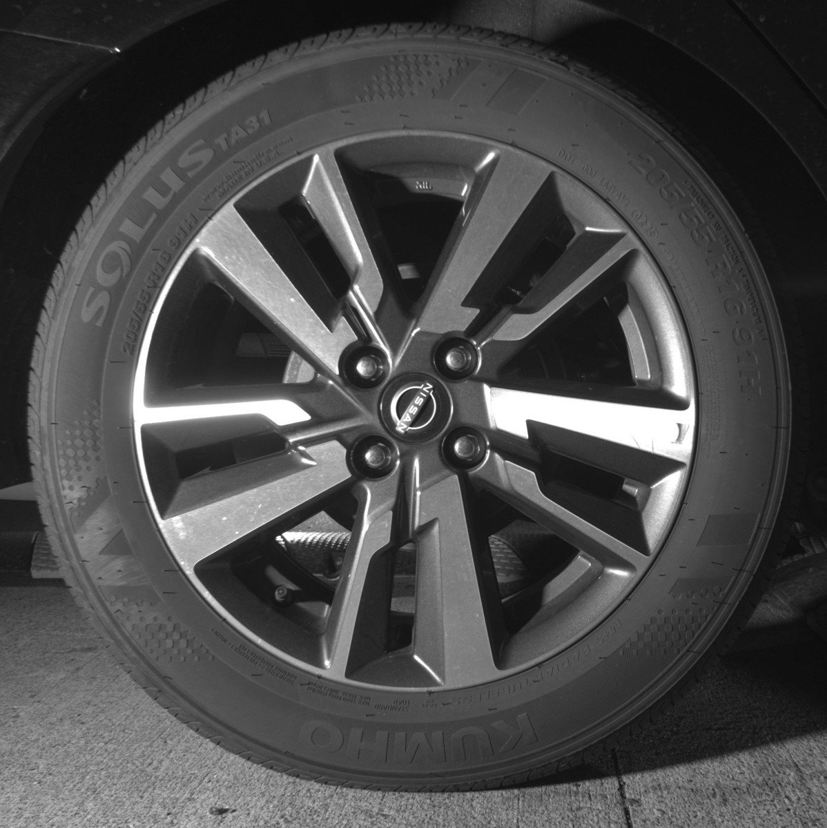 Used 2025 Nissan Versa SV image 15