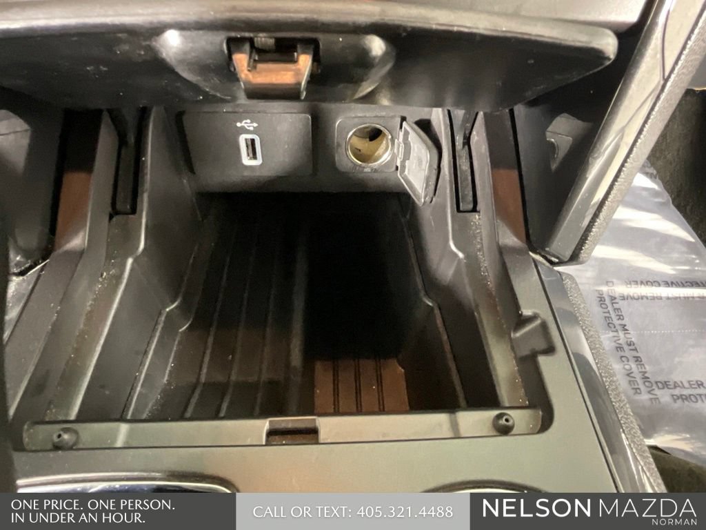 Used 2018 Ford Explorer XLT w/ Equipment Group 202A FWD image 40