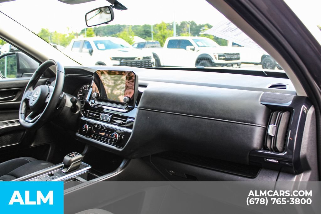 Used 2025 Nissan Pathfinder SV FWD image 24