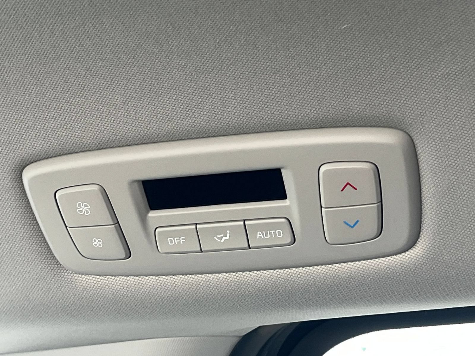 Used 2026 Kia Carnival FWD image 23