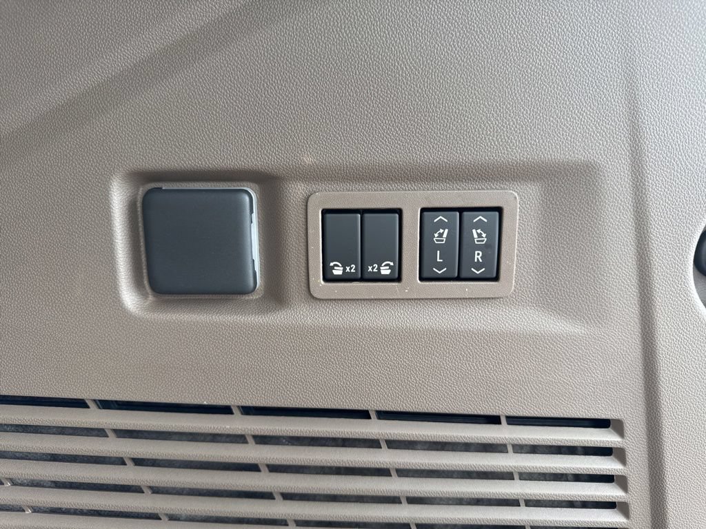 New 2026 GMC Yukon Denali AWD/4WD image 38