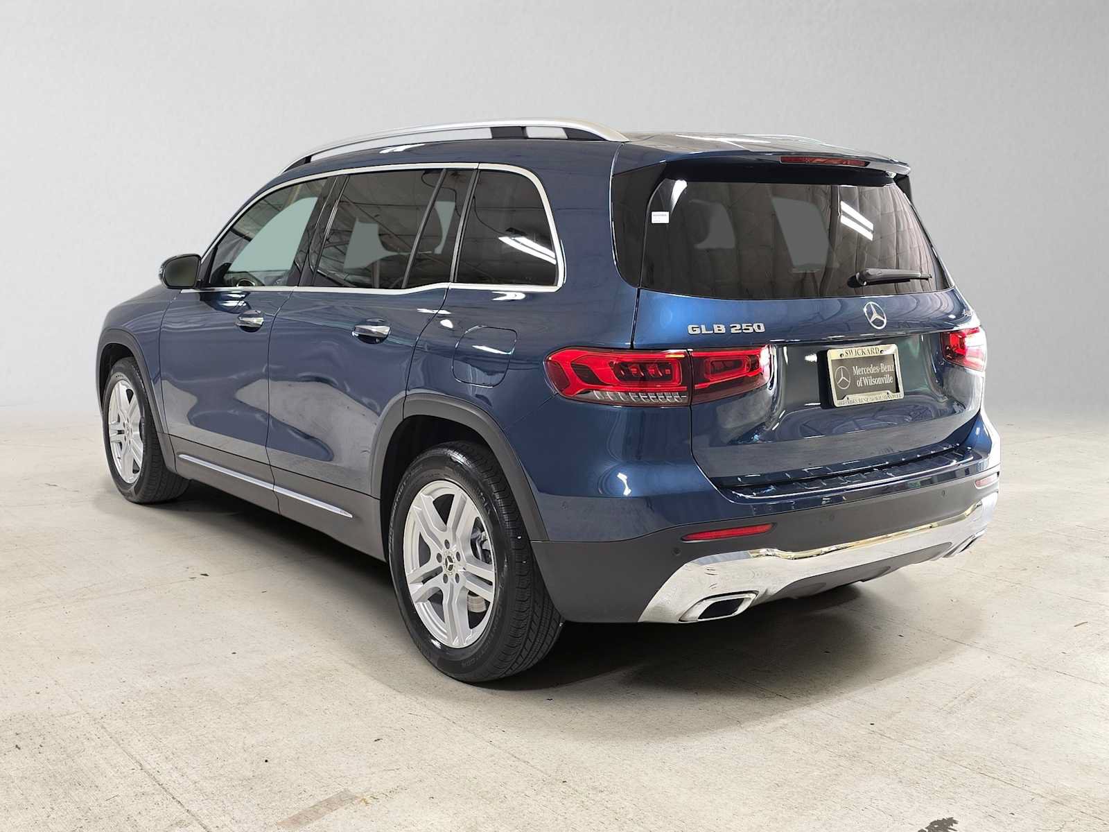 Used 2023 Mercedes-Benz GLB 250 4MATIC image 5