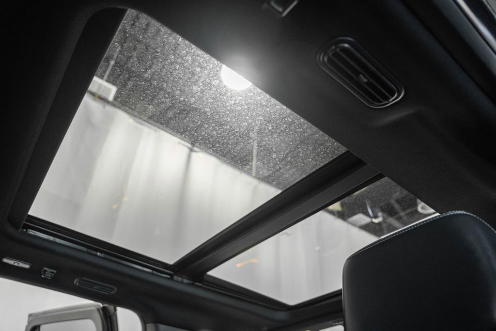 Used 2025 Ford Expedition Platinum w/ Stealth Appearance Package AWD/4WD image 38