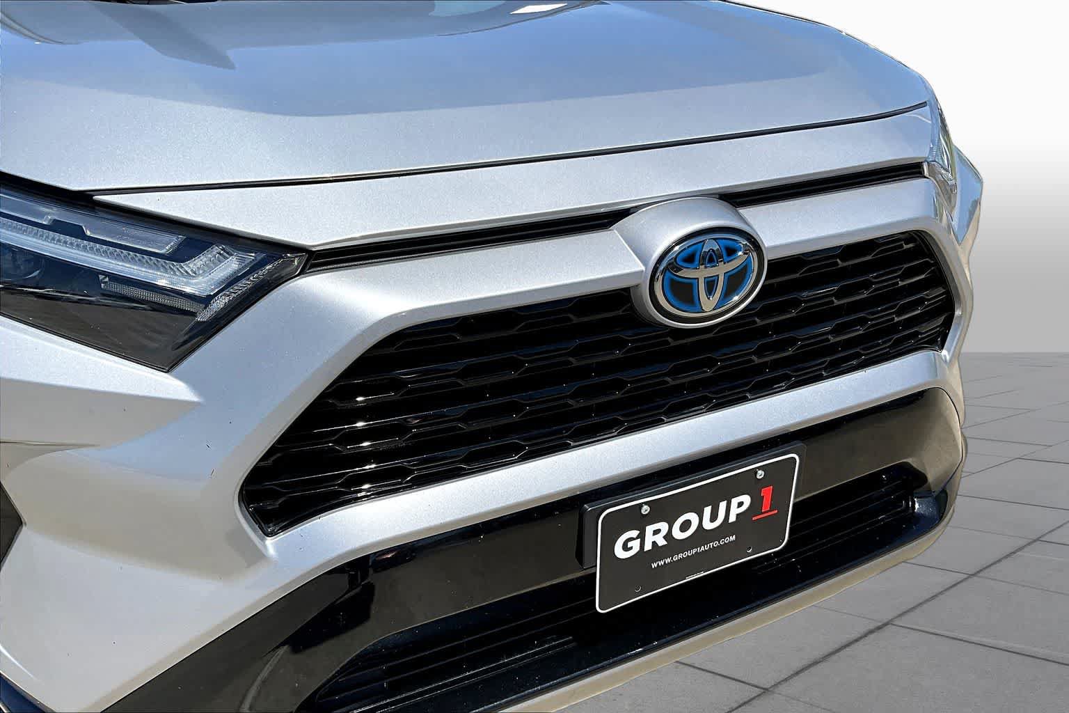 Used 2022 Toyota RAV4 XSE AWD/4WD image 28