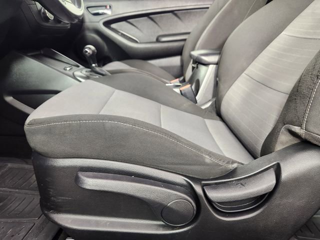 Used 2016 Kia Forte Koup EX image 12