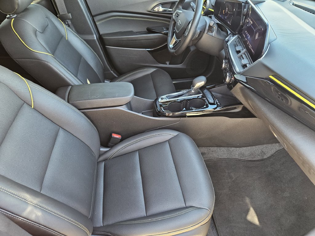 Used 2025 Chevrolet Trax ACTIV w/ Sunroof Package FWD image 14