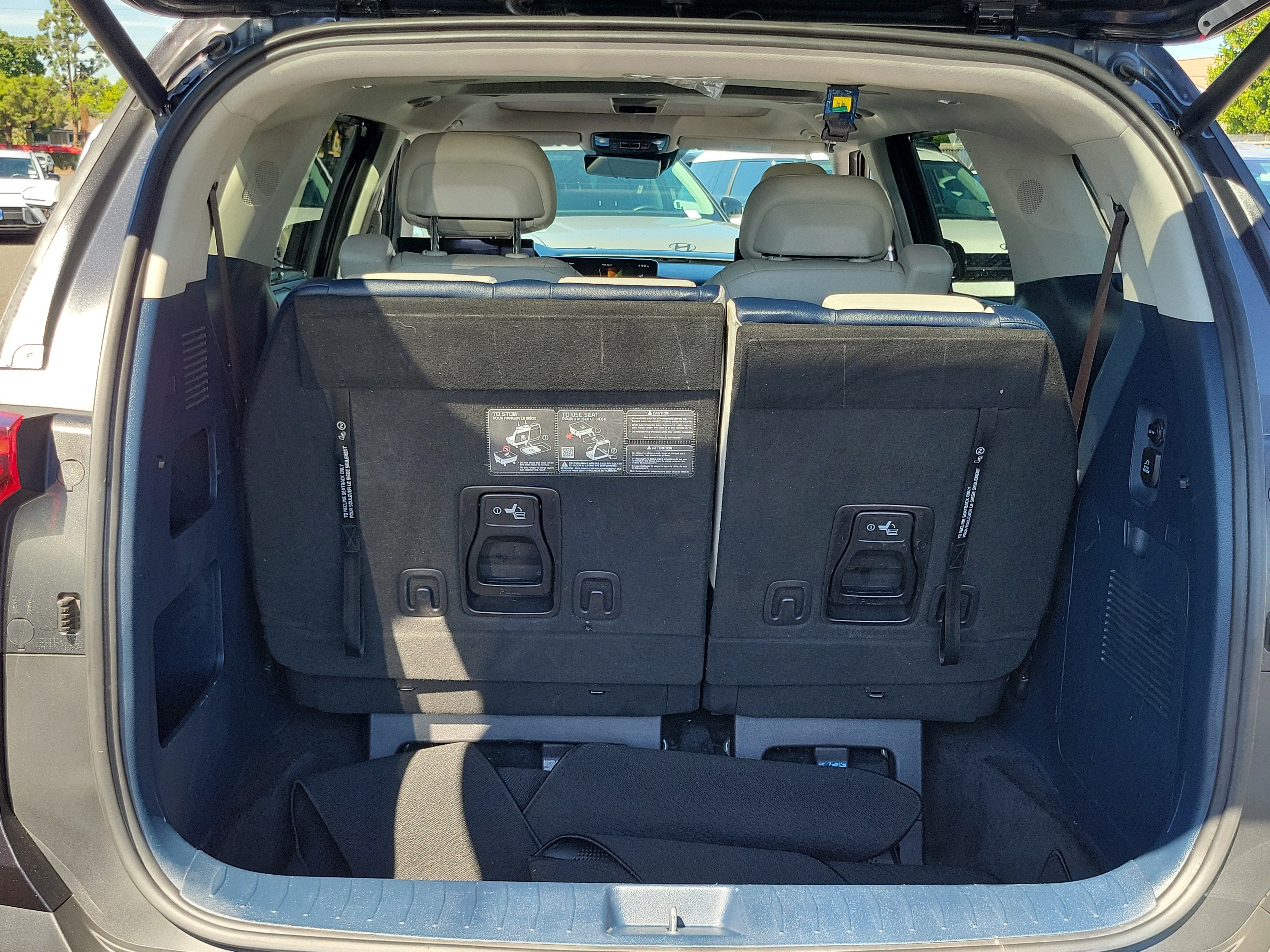 Used 2025 Kia Carnival SX Prestige FWD image 18