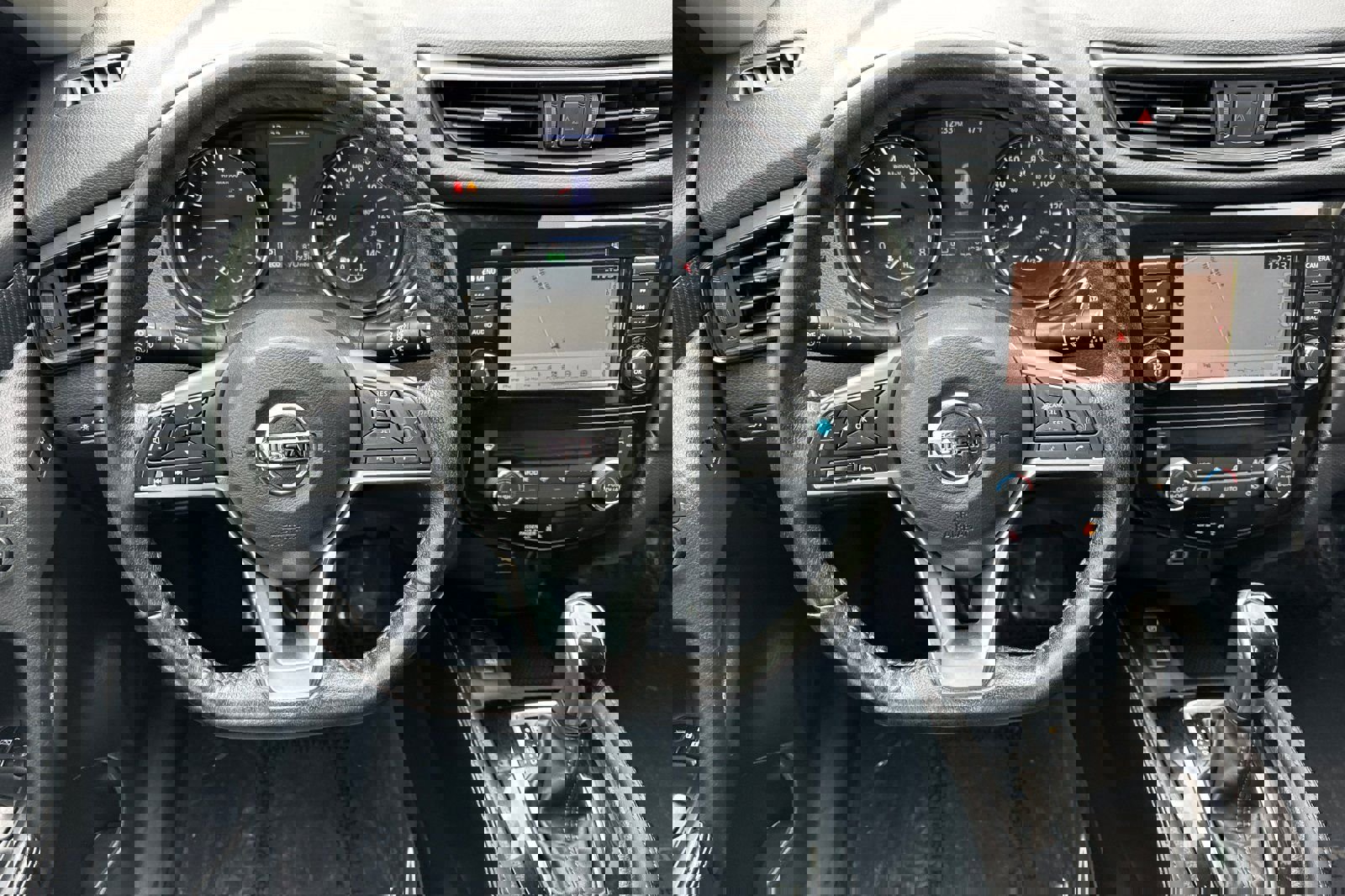 Used 2020 Nissan Rogue SL image 16