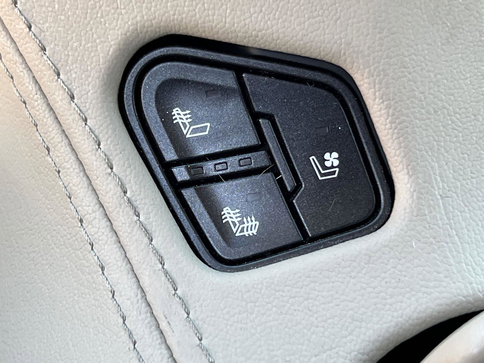 Used 2019 GMC Yukon Denali w/ Denali Ultimate Package RWD image 32