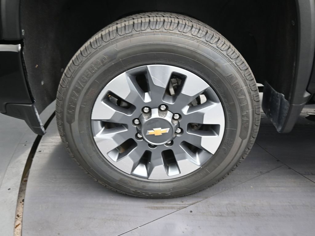 Used 2023 Chevrolet Silverado 2500 Custom w/ Custom Value Package image 9