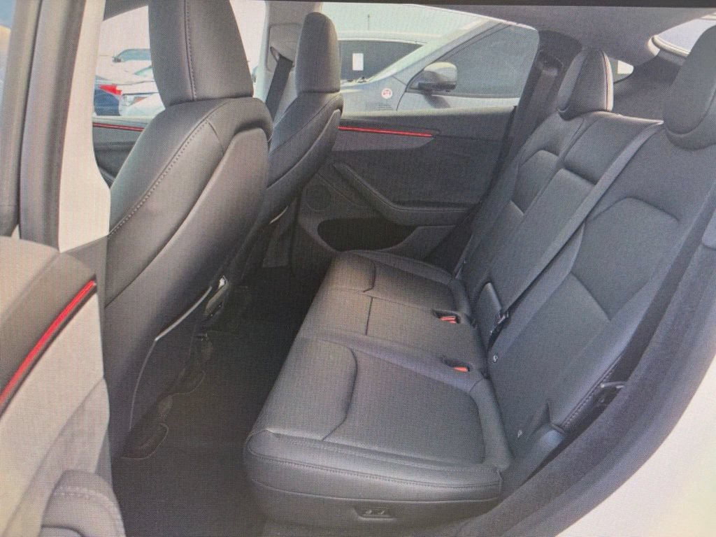 Used 2026 Tesla Model Y Long Range AWD/4WD image 7