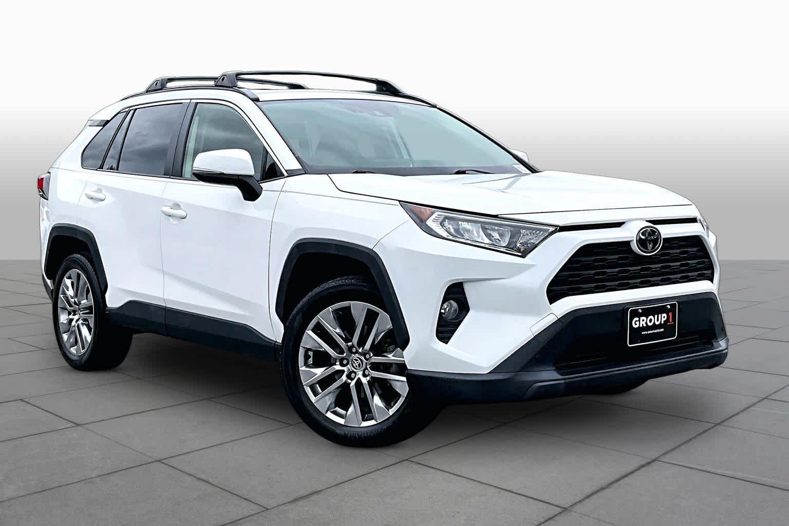 Used 2020 Toyota RAV4 XLE Premium AWD/4WD image 3