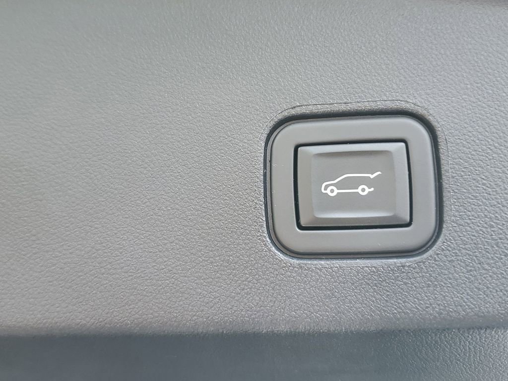 Certified 2024 Cadillac Lyriq Luxury w/ LPO, Floor Liner Package image 28