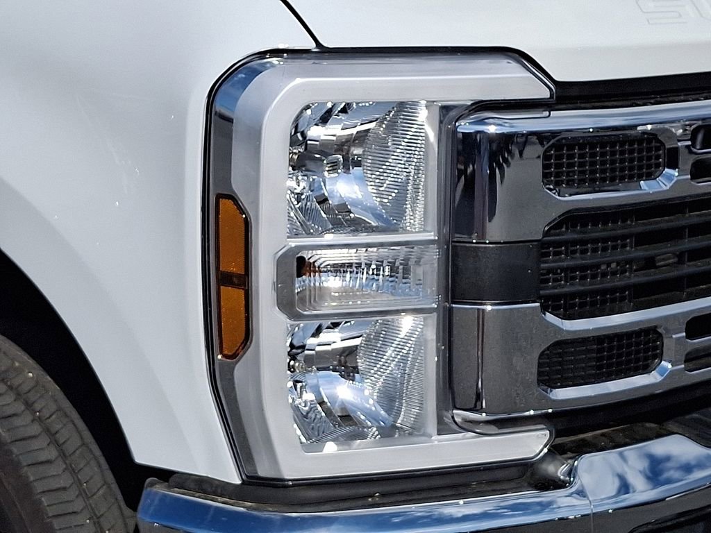 Used 2025 Ford F250 XLT image 9