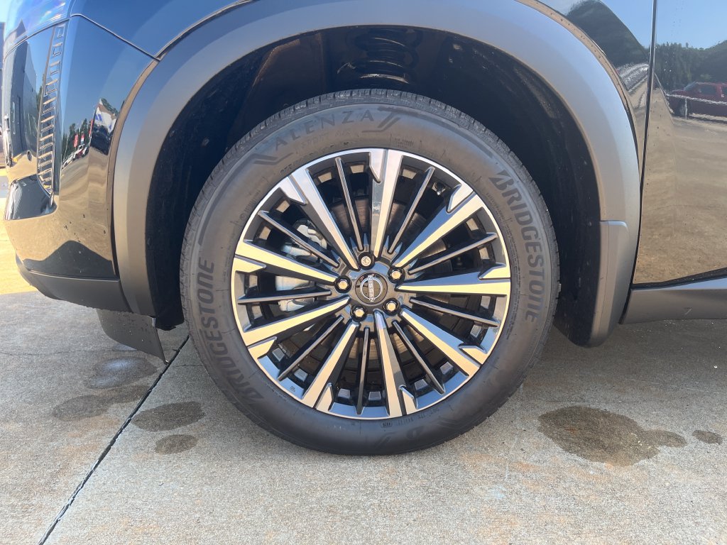 New 2026 Nissan Pathfinder Platinum w/ Cargo Package FWD image 29