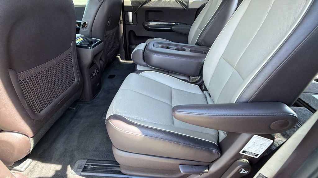Used 2018 Kia Sedona SX Limited FWD image 14