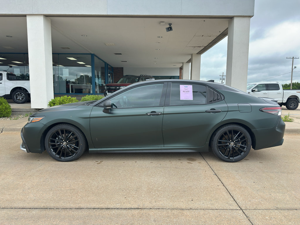 Used 2022 Toyota Camry XSE FWD image 9