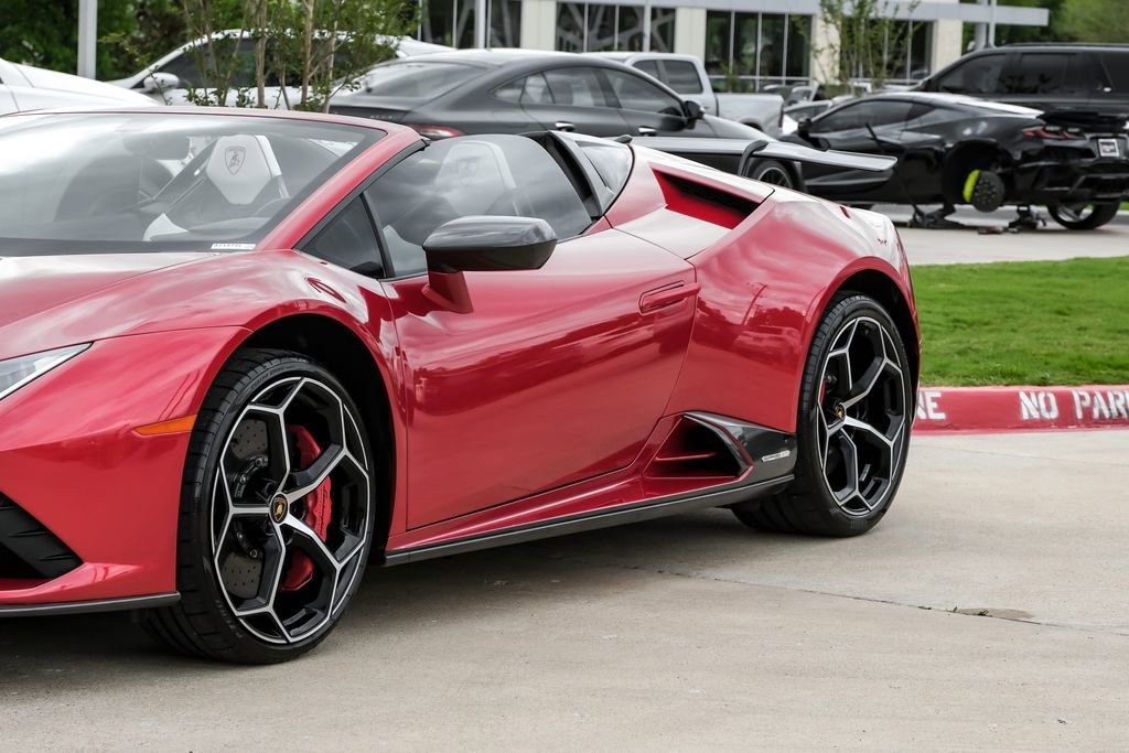 Used 2023 Lamborghini Huracan EVO image 4