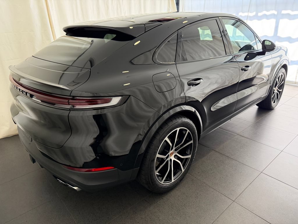 Certified 2026 Porsche Cayenne Coupe AWD/4WD image 9