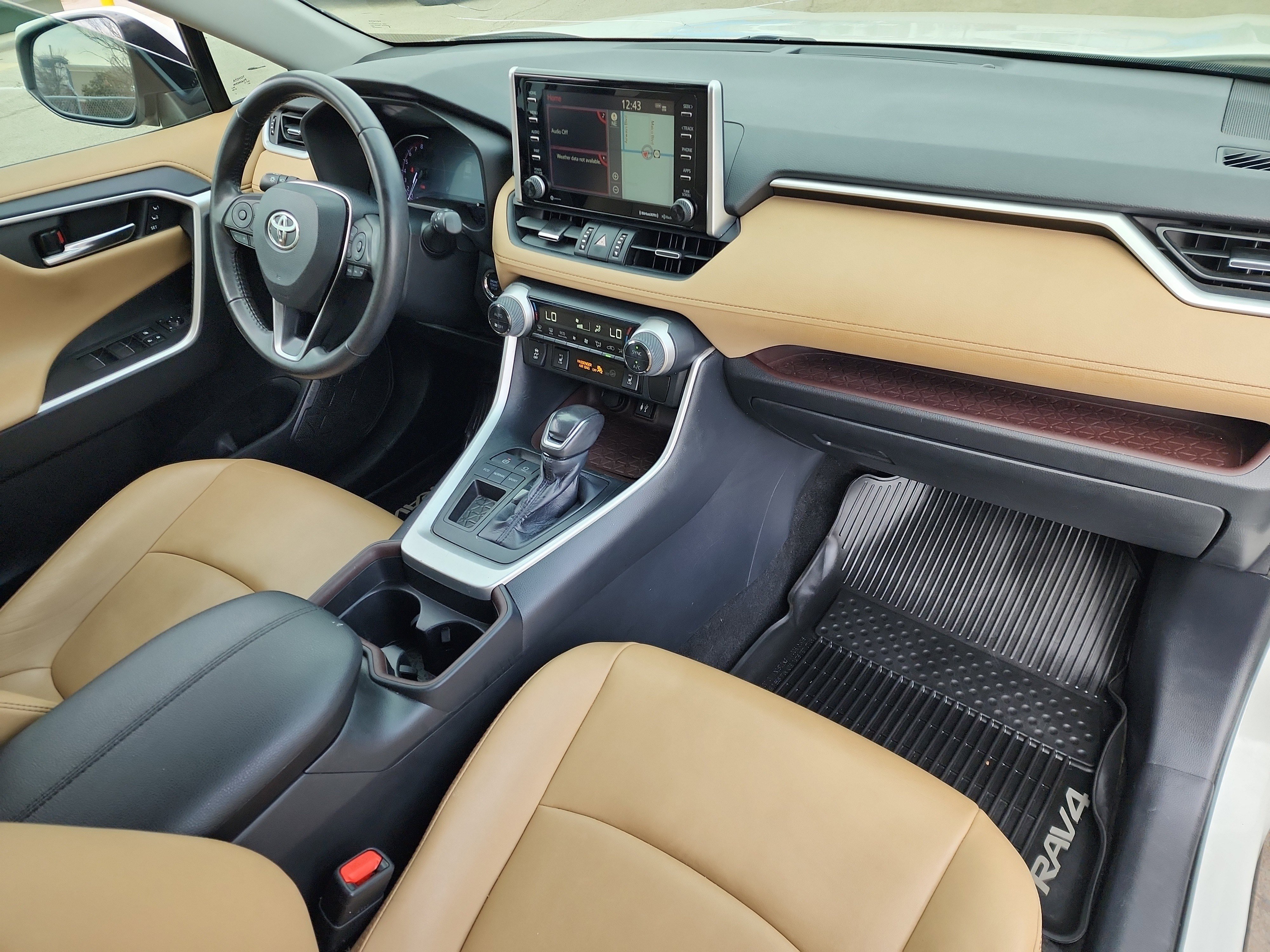 Used 2019 Toyota RAV4 Limited image 16