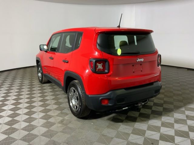 Used 2017 Jeep Renegade Sport w/ Power & Air Group FWD image 9