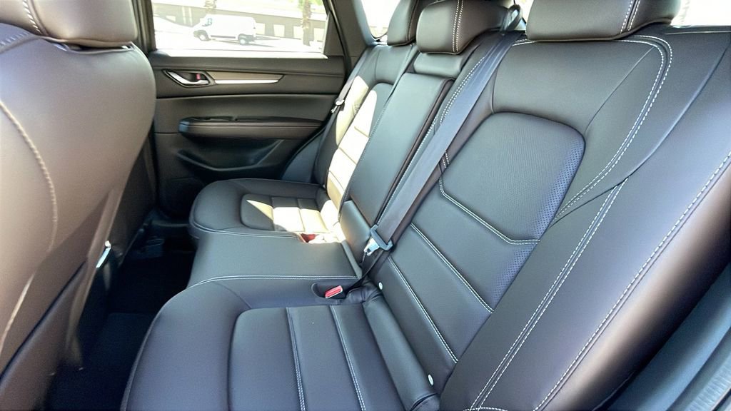 New 2025 MAZDA CX-5 Signature image 16