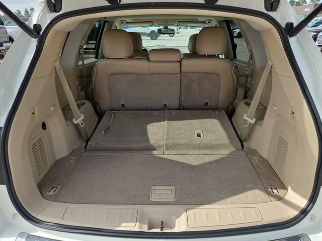 Used 2015 Nissan Pathfinder Platinum FWD image 16