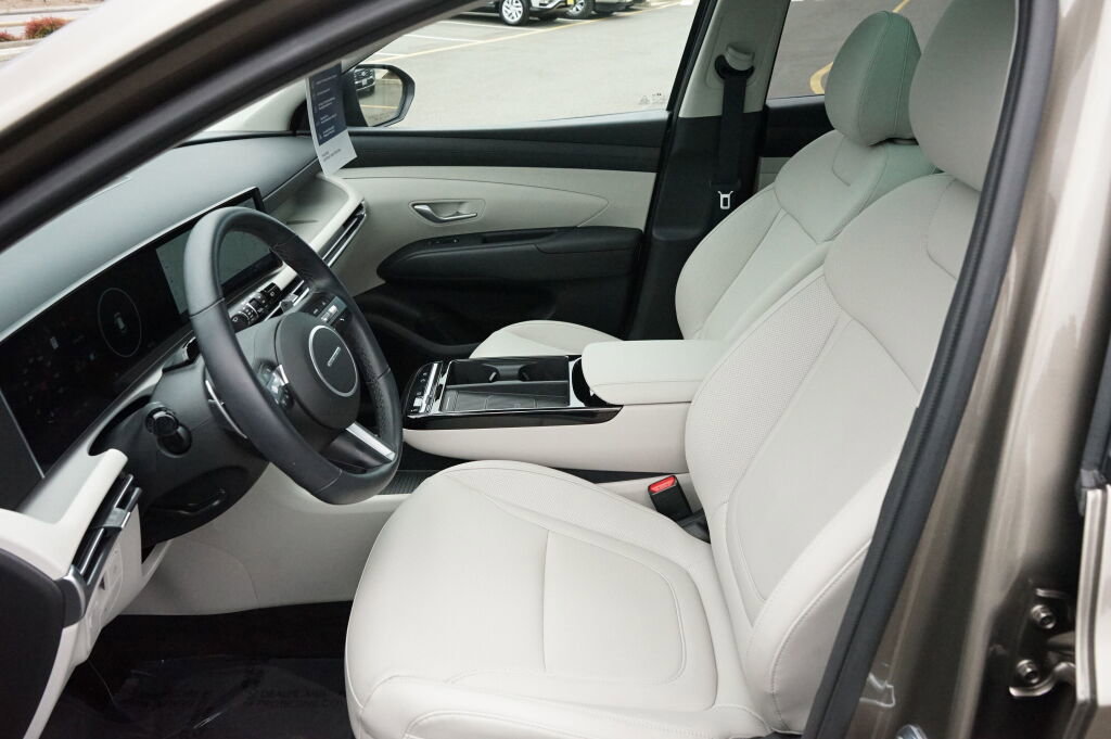 Certified 2025 Hyundai Tucson SEL AWD/4WD image 18