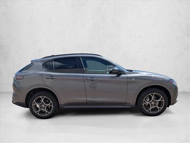 Used 2024 Alfa Romeo Stelvio Ti AWD/4WD image 4