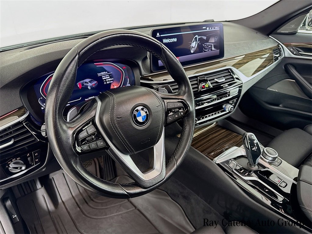 Certified 2022 BMW 530i xDrive w/ Premium Package image 9