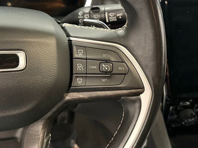 Used 2021 Jeep Grand Cherokee L Limited w/ Luxury Tech Group II image 18