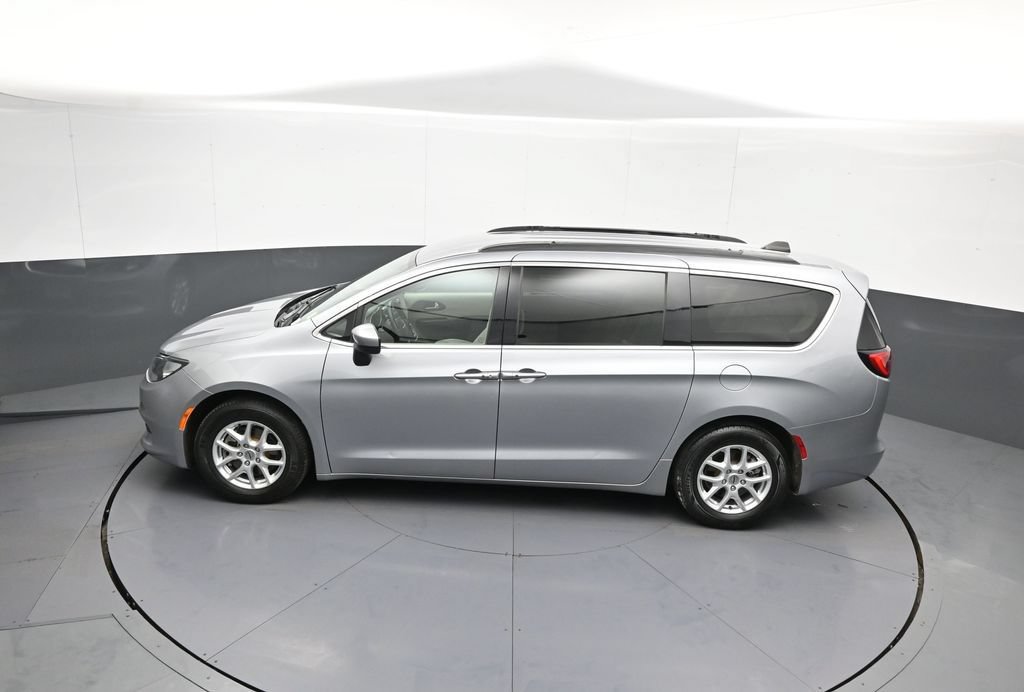 Used 2021 Chrysler Voyager Lxi FWD image 42